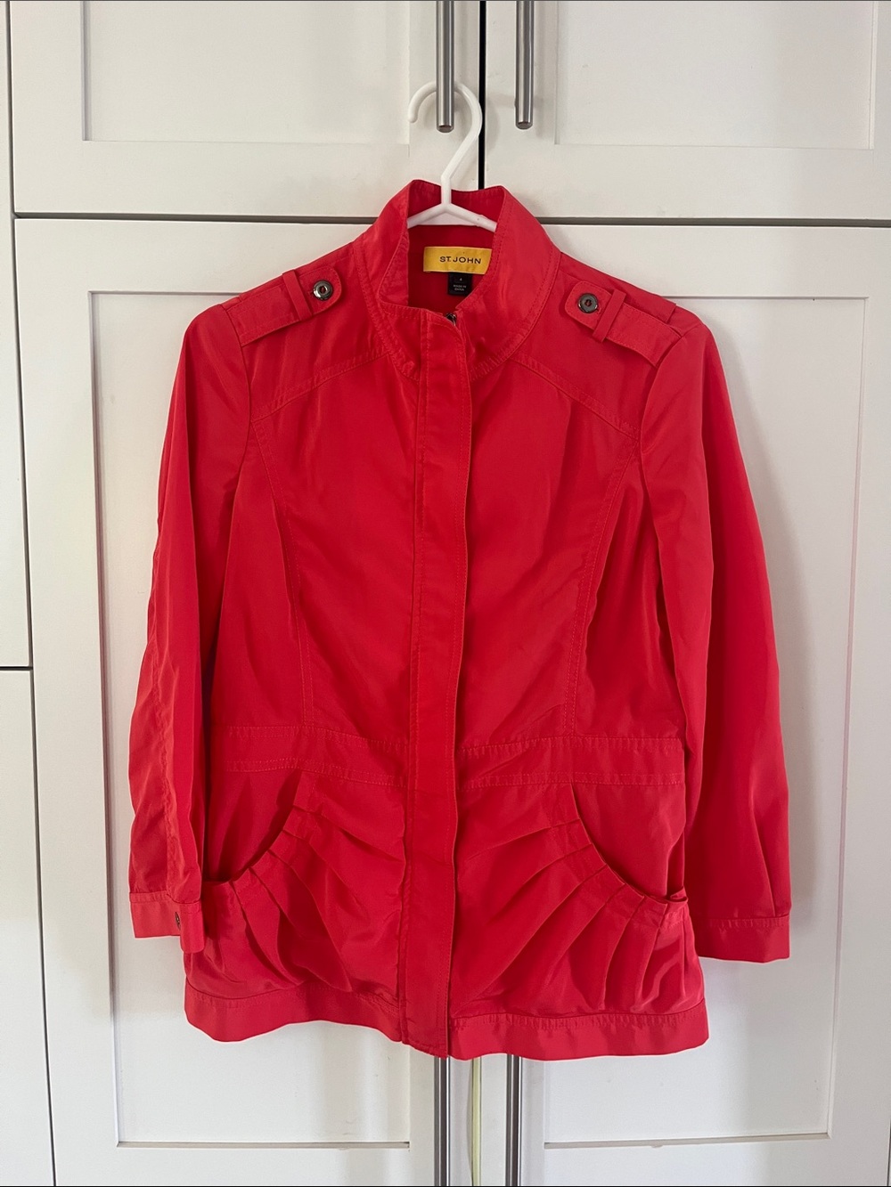 St. John Coral Utility Jacket with Epaulettes and Pleated Pockets size 4